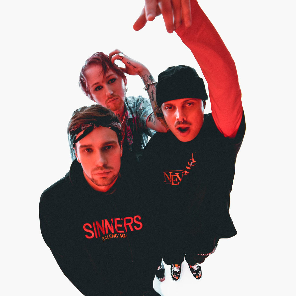 Mouhous Songs streamen RTL+